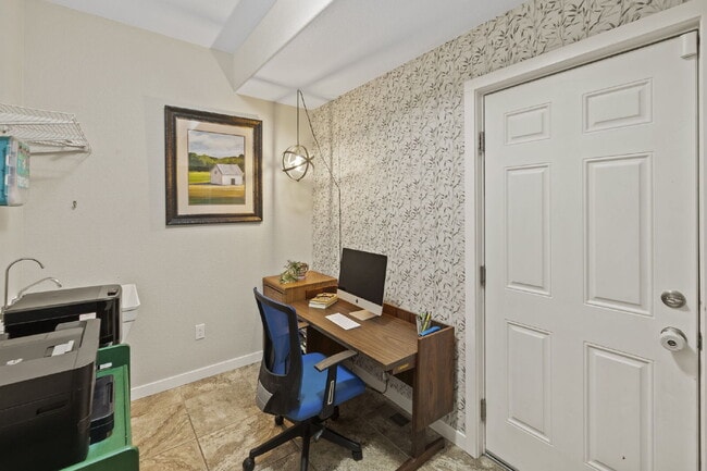 Building Photo - Spacious Home with Finished Basement, Granite Kitchen & Fenced Yard Near Fort Carson