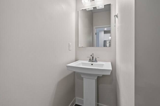 Building Photo - 949 Centurion Cir