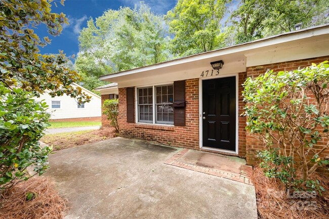 Building Photo - 4713 Belle Plaine Dr
