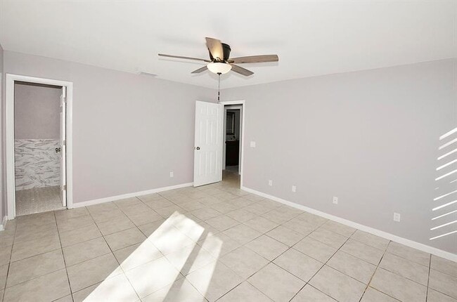 Building Photo - 1543 39th Ave