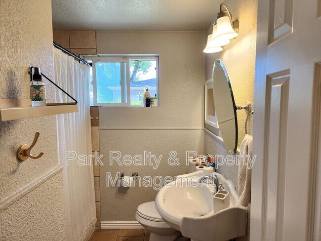 Building Photo - 5520 E Thrill Pl