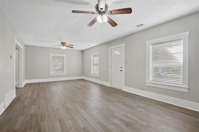 Building Photo - 509 E Heron St