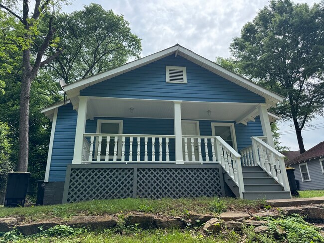 Primary Photo - 2 Bedrooms, 2 Bathroom - Home in Downtown ...
