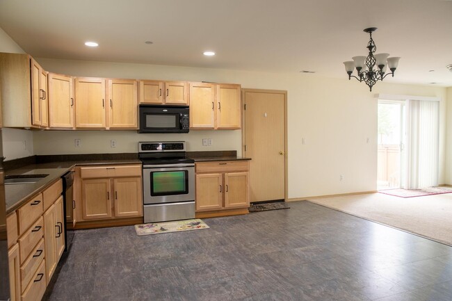 Building Photo - 1255 Burnside Pl