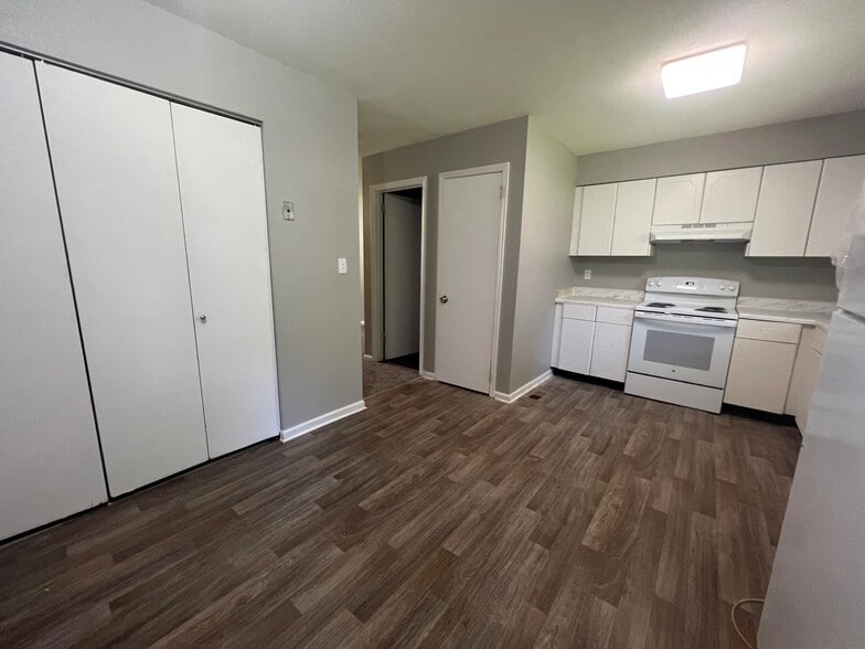 Building Photo - 5056 Shoals Ln