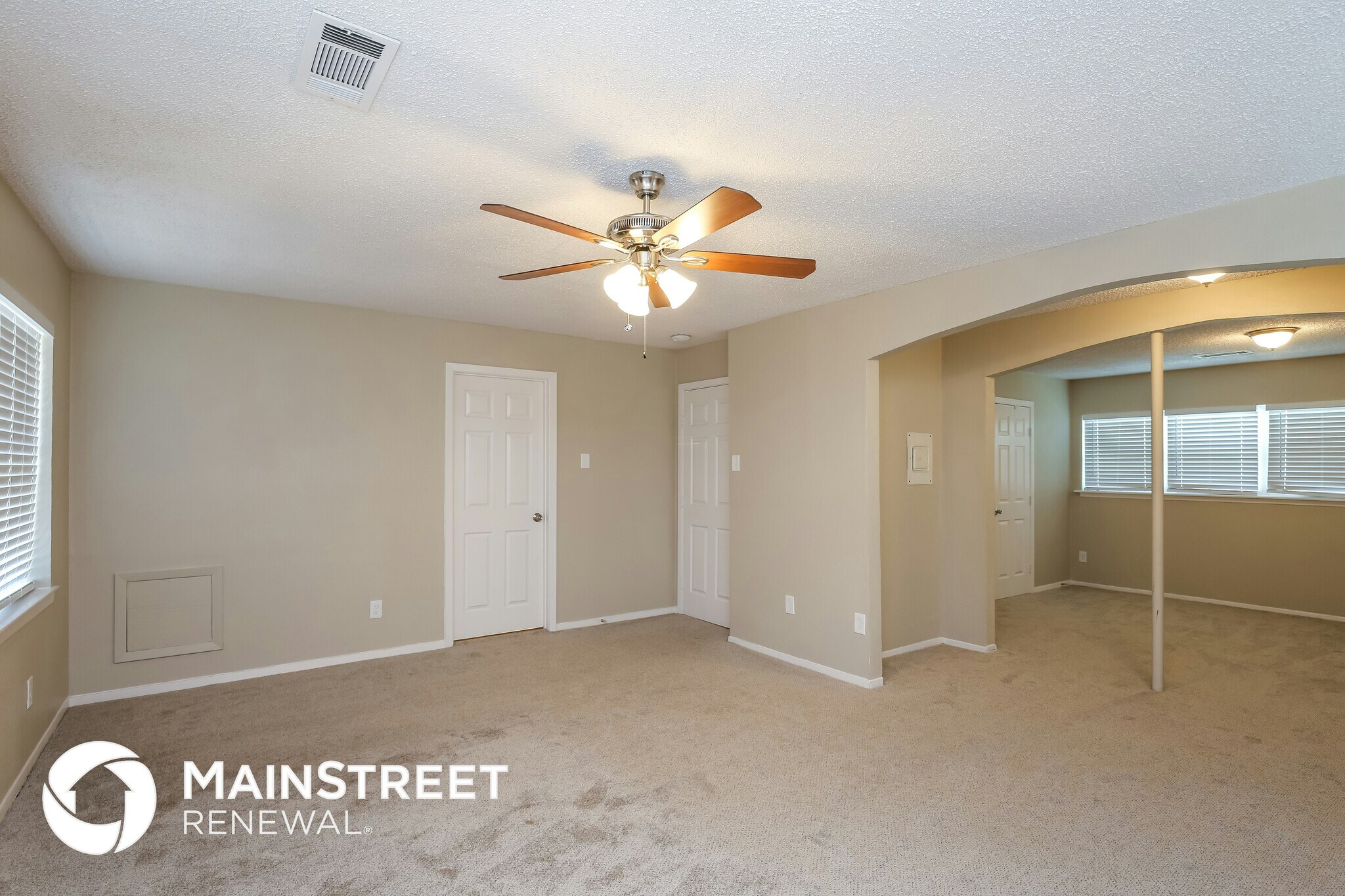 Building Photo - 4432 Ivy Dr