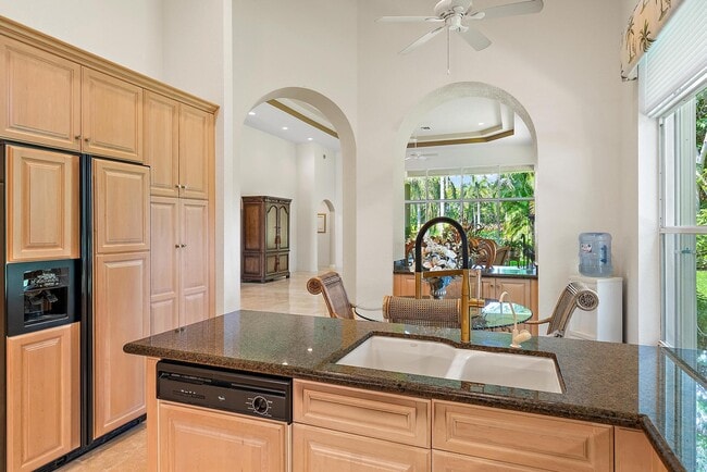 Building Photo - 7713 Sandhill Ct