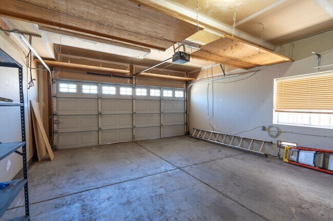 Building Photo - ***Exceptional 3BR/2.5BA Residence in Prime *** San Leandro Location