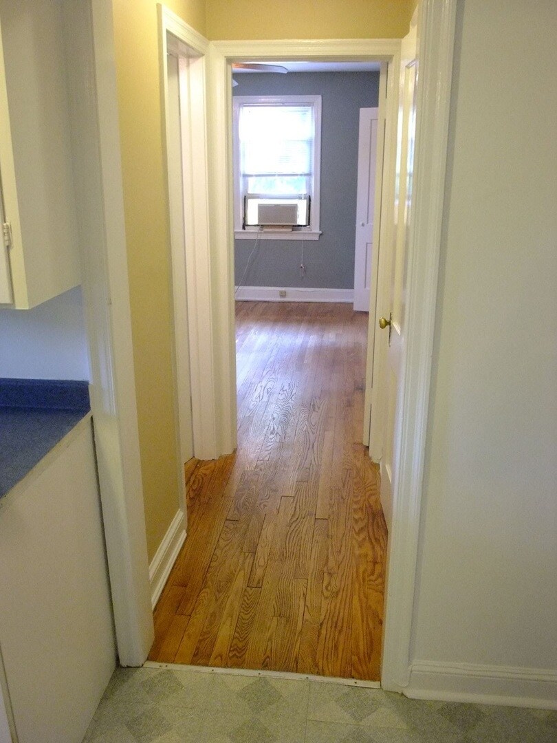 Building Photo - 8206 Greenwood Ave