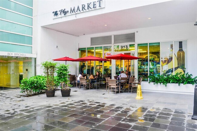 Building Photo - 950 Brickell Bay Dr