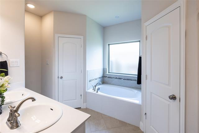 Building Photo - 2817 Diamondback Dr