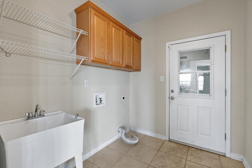 Building Photo - 5210 Cedar Creek Rd