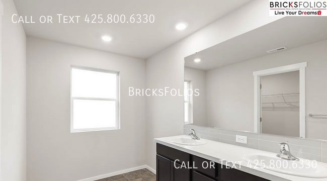 Building Photo - 18726 Lipoma Pl E