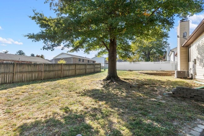 Building Photo - Spacious House in Cape Girardeau, Alma Schrader School District