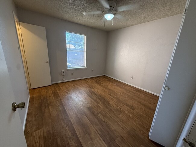 Building Photo - 2105 S Loop 289