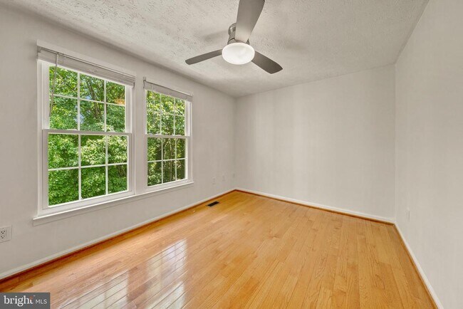 Building Photo - 1931 Belmont Ridge Ct