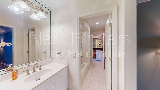 Building Photo - 1334 Charter Ct