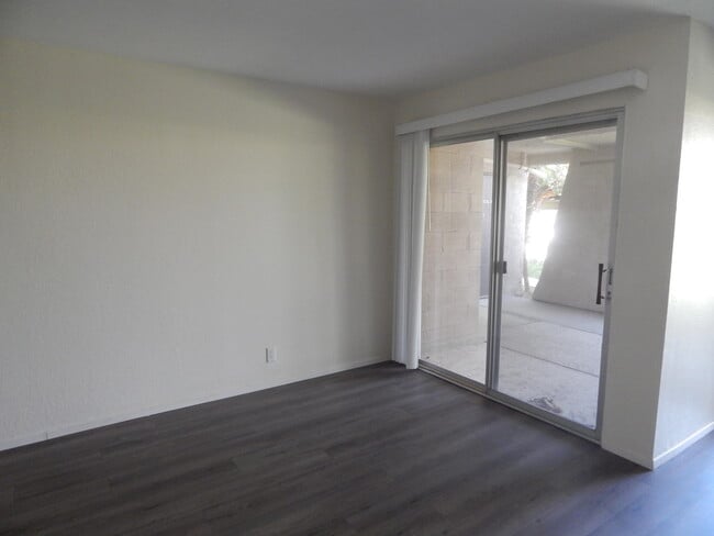 Building Photo - 2825 N Los Felices Rd