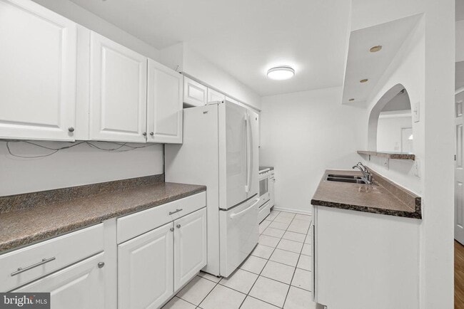 Building Photo - 719 Kilgor Ct