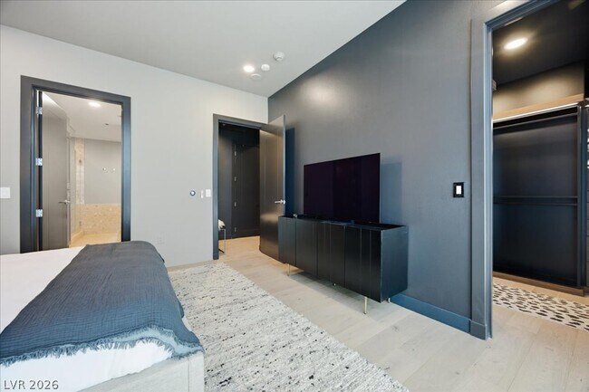 Building Photo - 4575 Dean Martin Dr