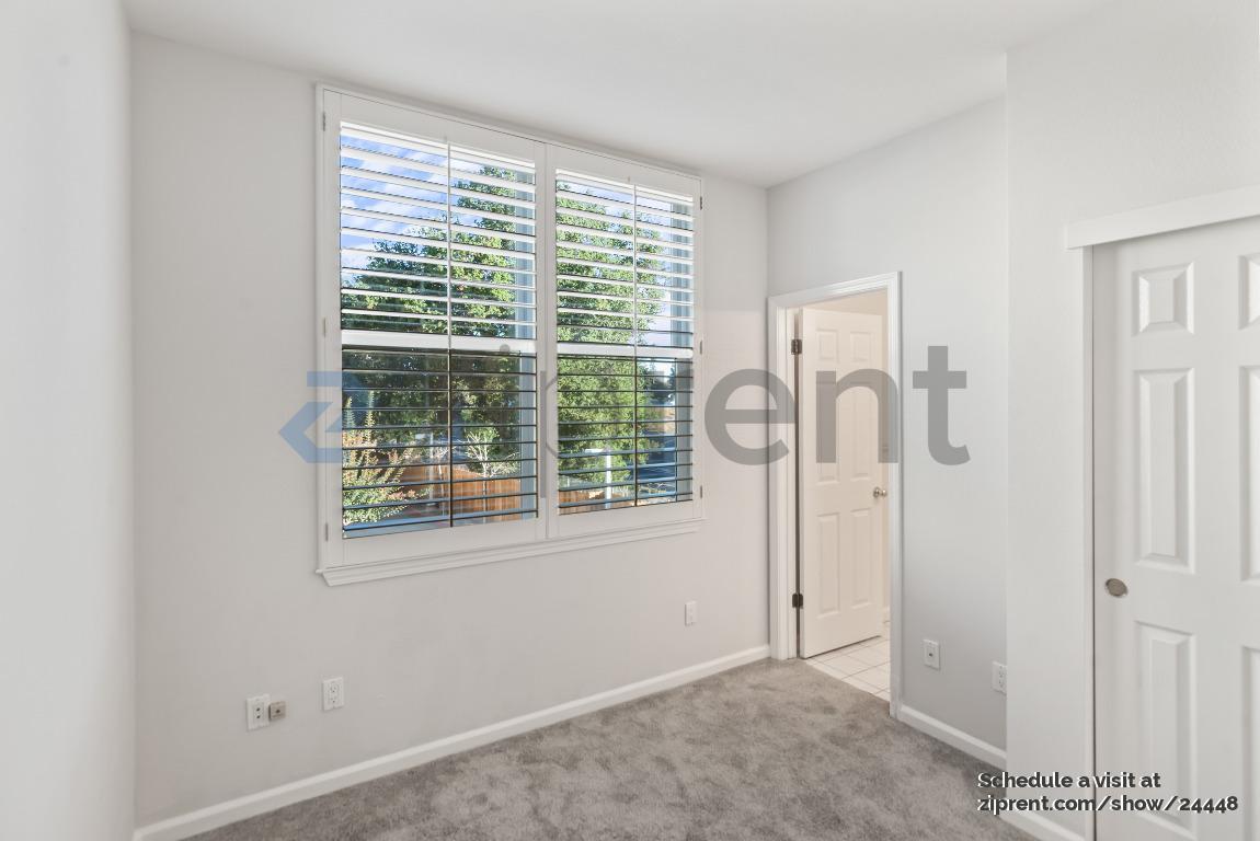 Building Photo - 334 Dunsmuir Terrace