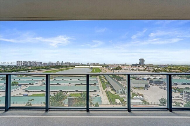 Building Photo - 1170 E Hallandale Beach Blvd