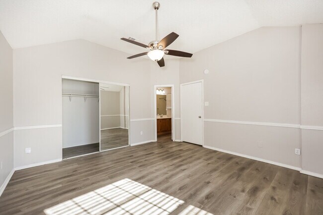 Building Photo - 829 Wyndham Pl