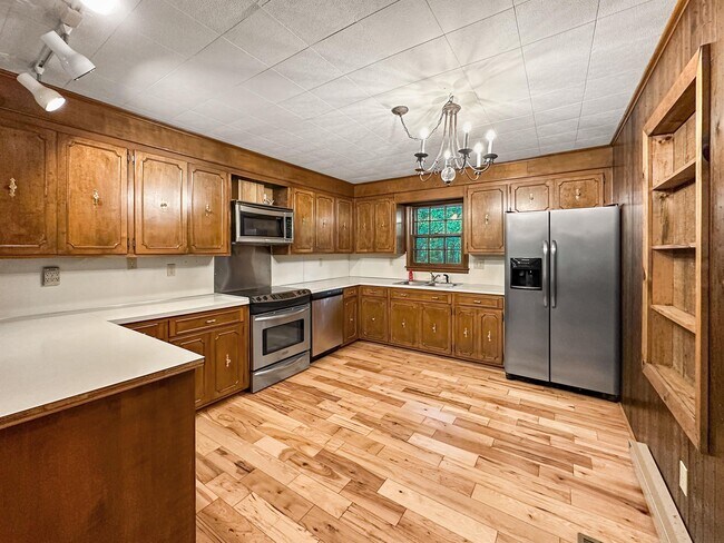 Building Photo - 8835 Tallow Tree Rd