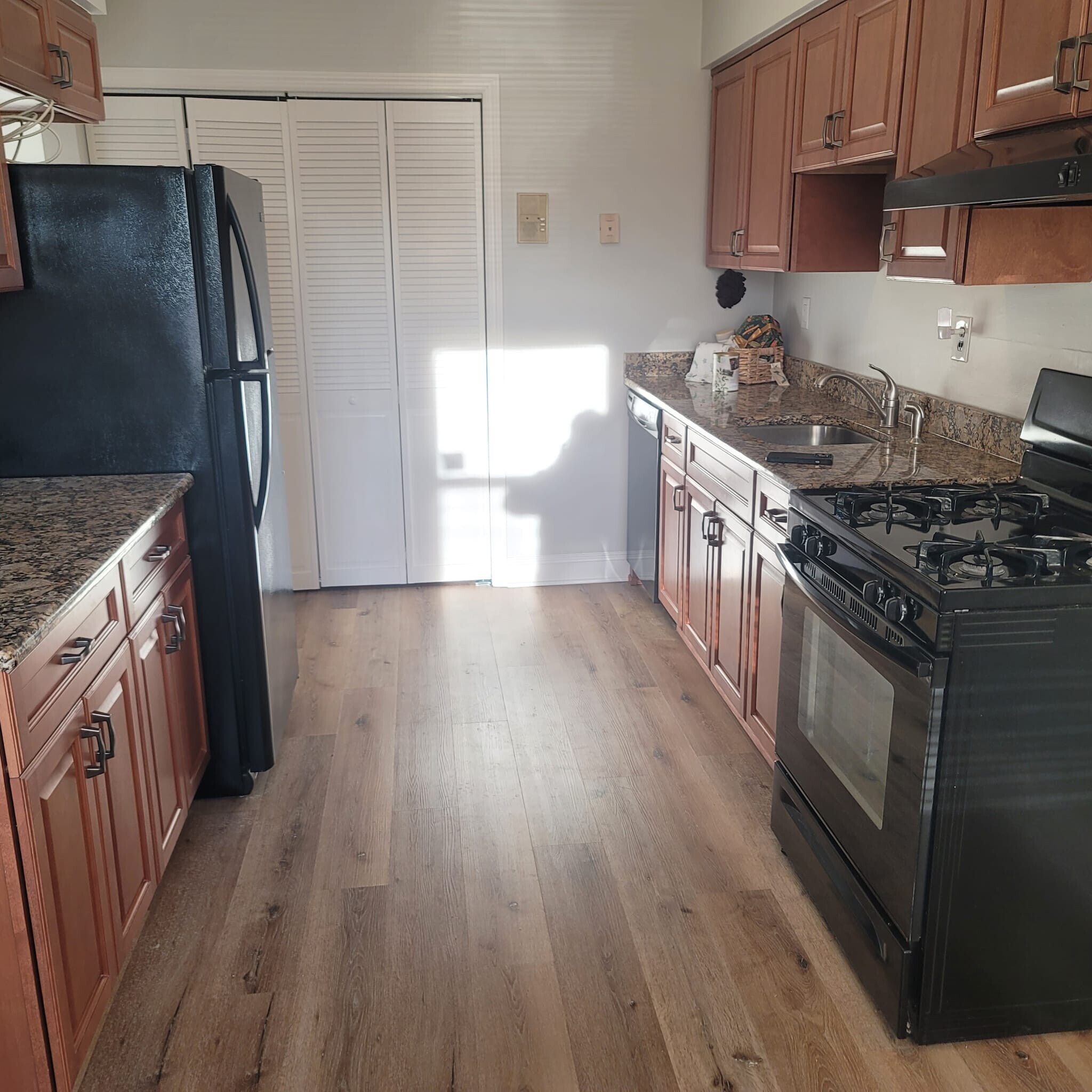 Kitchen - 1617 Raspberry Ct