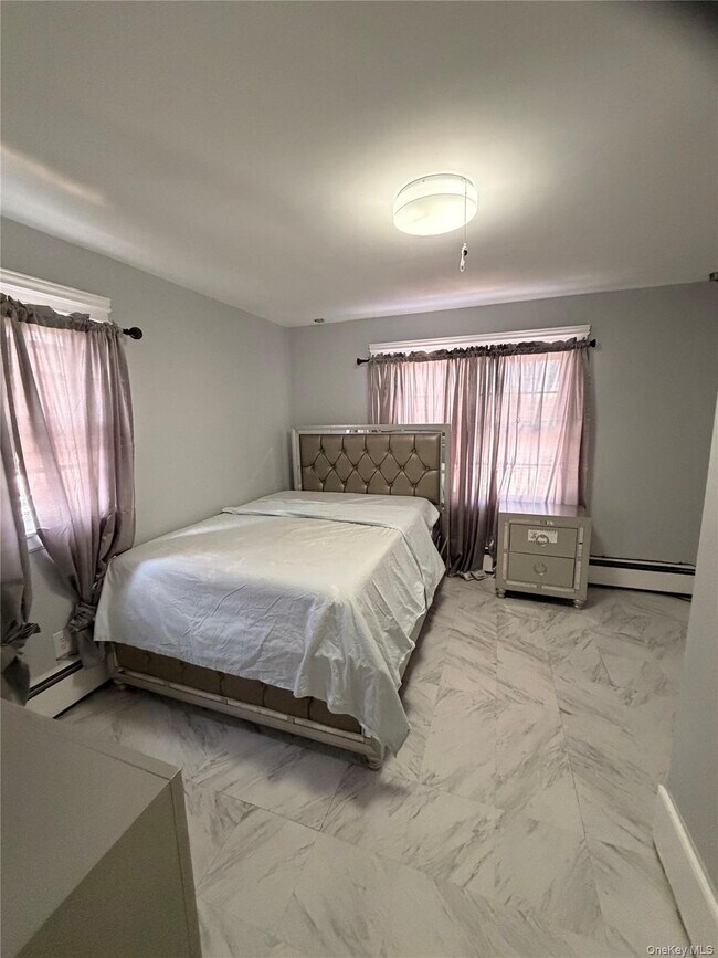 Building Photo - 7 Roosevelt Ave