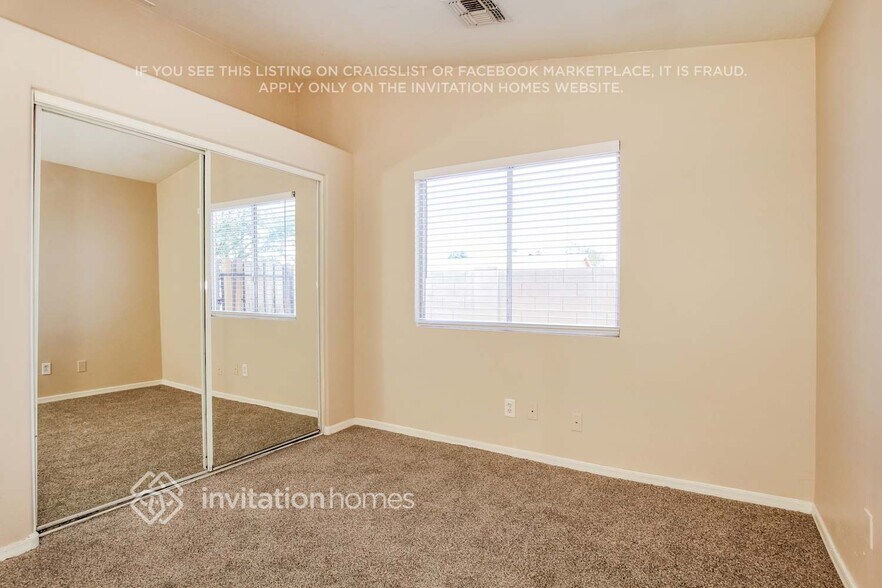 Building Photo - 5703 N 67th Dr