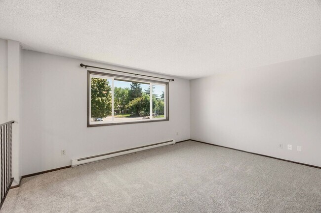 Building Photo - Valley Duplex for RENT!