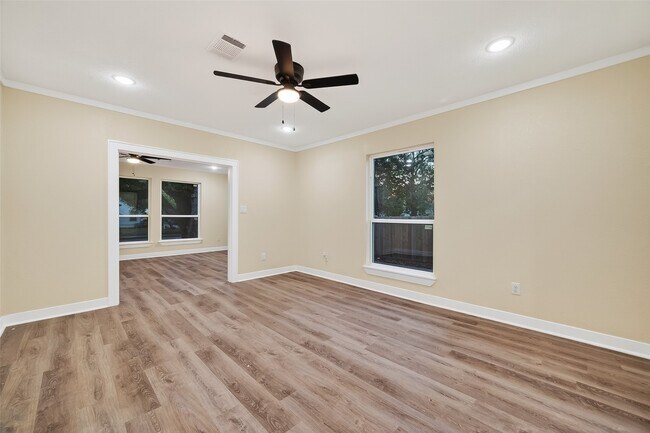 Building Photo - 2725 Avenue F