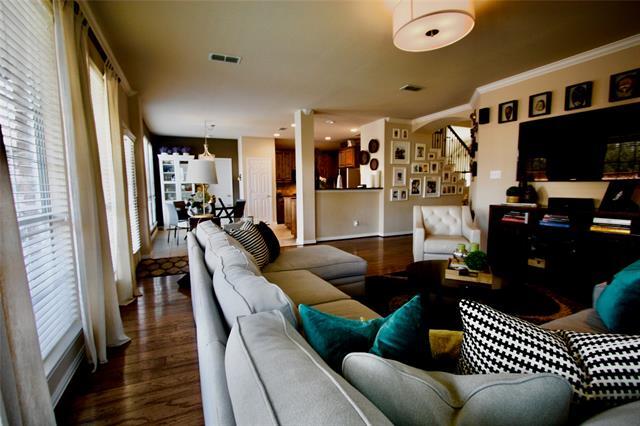 Building Photo - 2734 Greenway Dr