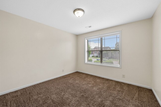 Building Photo - Large home ready for you to call home today!