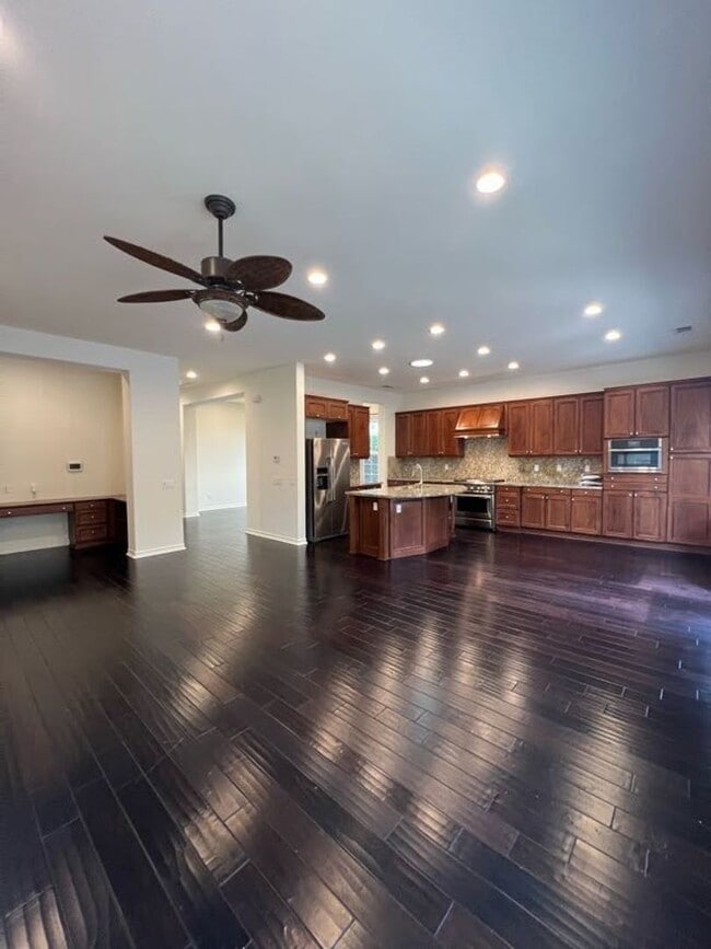 Building Photo - Spacious Single Story Home in Columbus Square