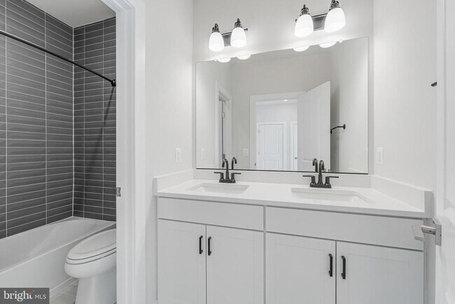 Building Photo - 44592 Strabane Ter