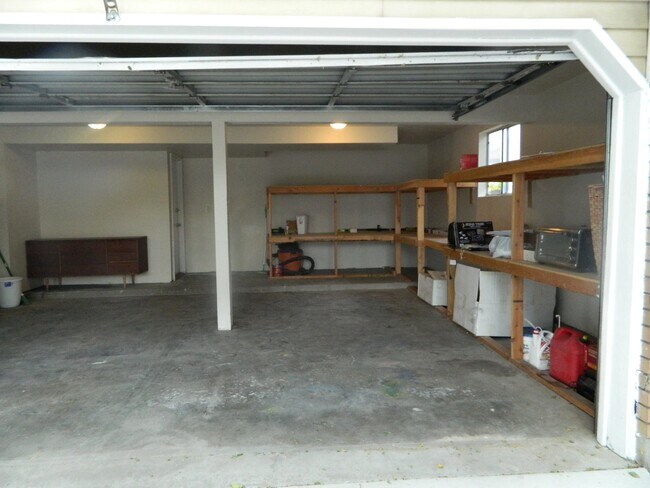 Building Photo - 965 Dorothea Way