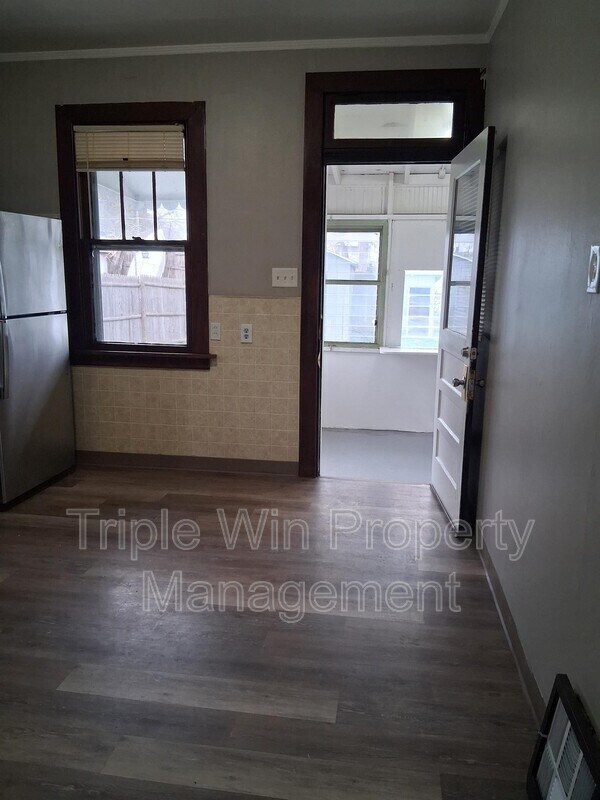 Building Photo - 4891 Hummelsheim Ave