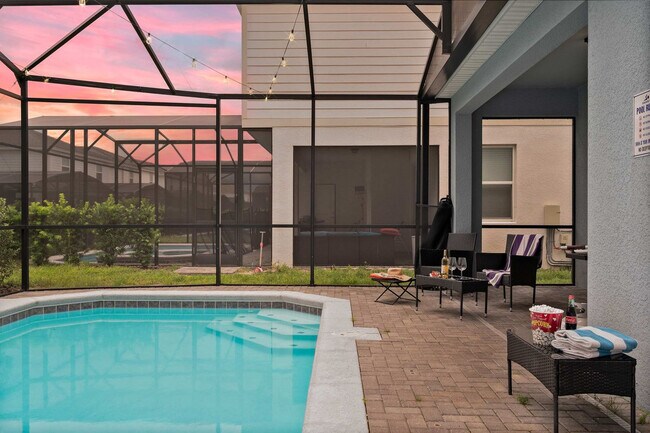 Building Photo - 7320 Oakmoss Loop