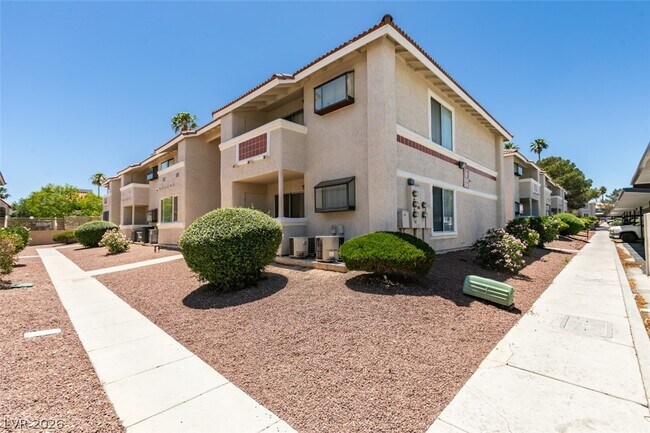 Building Photo - 7300 W Pirates Cove Rd