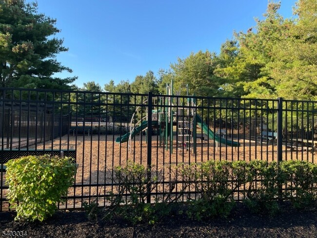 Building Photo - 33 Dorchester Dr