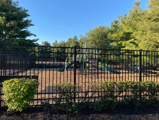 Building Photo - 33 Dorchester Dr