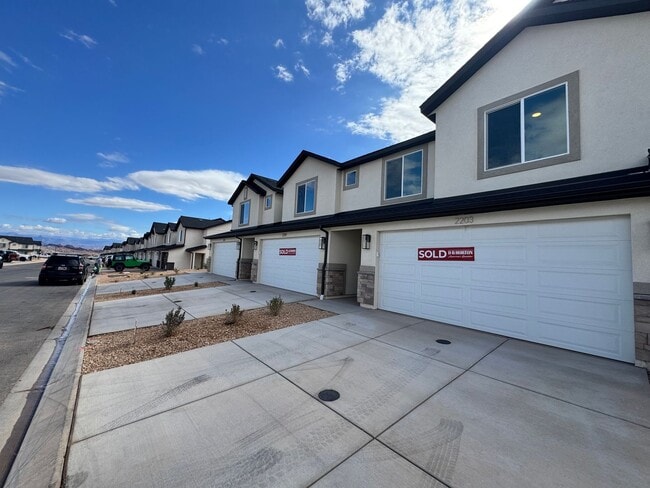 Building Photo - 2203 Wolverine Wy