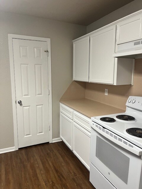 Building Photo - 2103 Agate Dr
