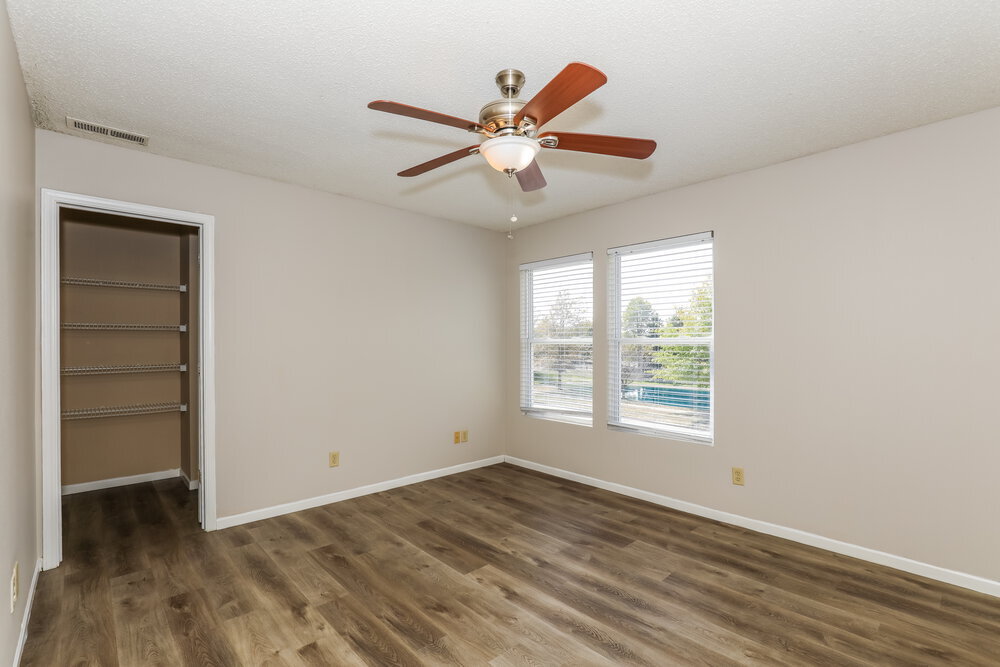 Building Photo - 911 Bentgrass Dr