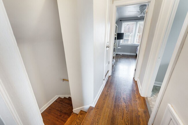 Building Photo - 3 Bedroom || 1.5 Bathroom Single Family Home