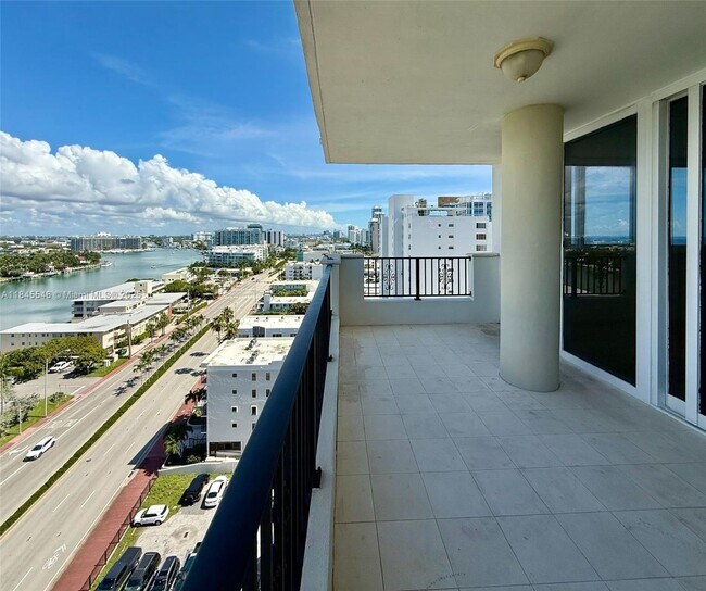 Building Photo - 6422 Collins Ave