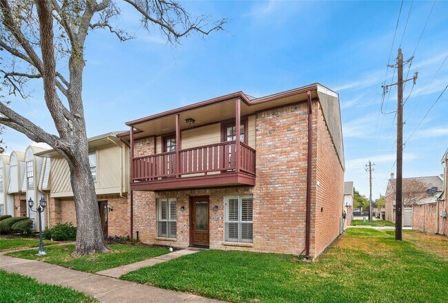 Building Photo - 14724 Perthshire Rd