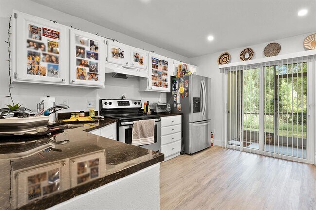 Building Photo - 109 Reserve Cir